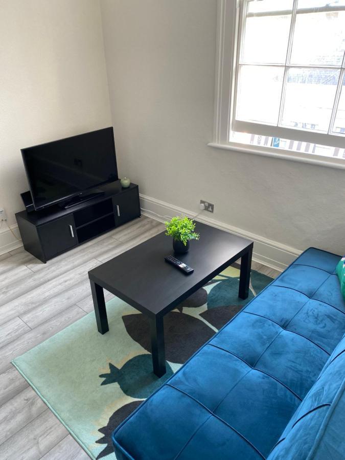 Spacious 2 Bedroom Flat In Paddington 런던 외부 사진